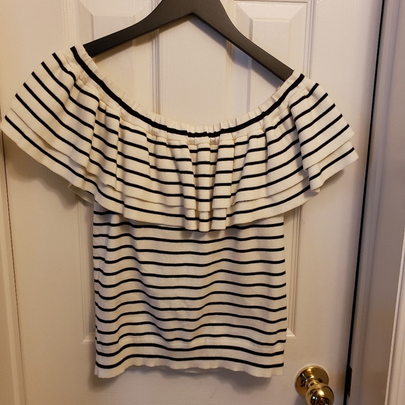 Top - Picture 2 of 2